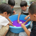 ことり組　高野豆腐で感触遊び　6月17日（金）